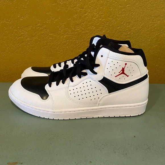 Jordan acces red hot sale